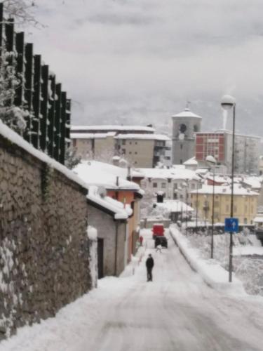 Dietro l'angolo Sondrio