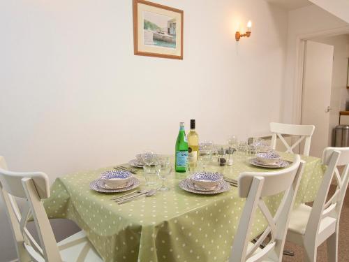 3 Moult Farm Cottage - image 5