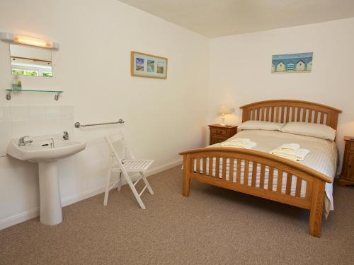 3 Moult Farm Cottage - image 4