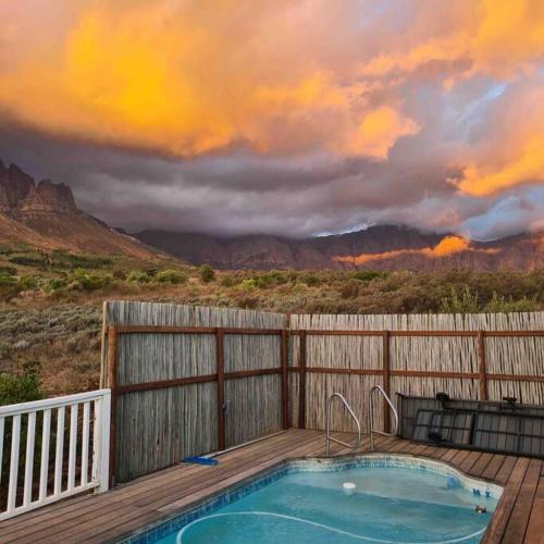 Peldbaseins, Exquisite chalet on private nature reserve in Wolseley