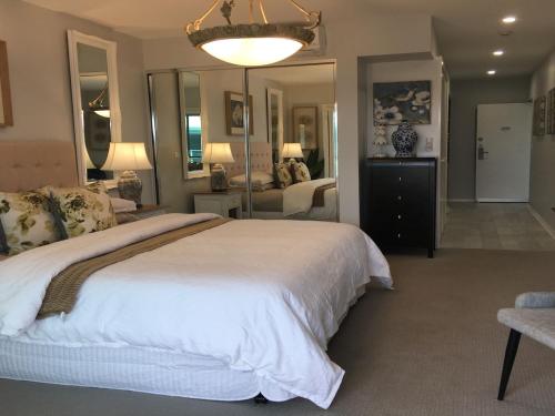 Hamptons Retreat @ Unit 259B Pacific Blue