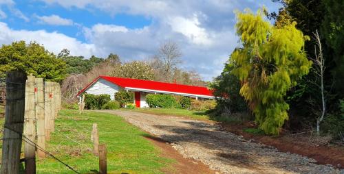 KiNam Vinea - A Vineyard Farmhouse in the Yarra Valley