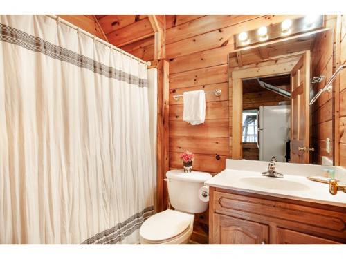 Stairway to Heaven - Hot Tub, Pool, Prime Location in Pigeon Forge, USA