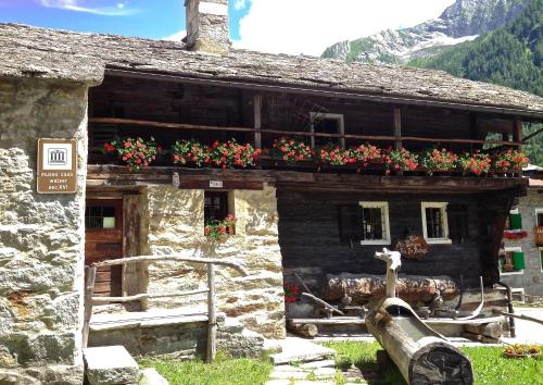 Programlehetőségek, Appartamento Casa Weisstor con patio, giardino e orti vista Monte Rosa in Macugnaga