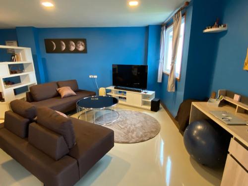 . Heavenly Beach Front Condo