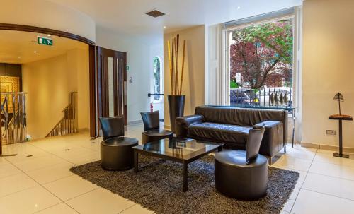 Caesar Hotel - main image