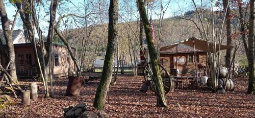 Cabanes Nature Morvan - Hotel - Blanot