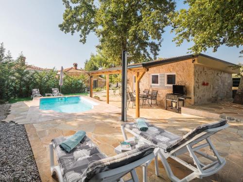 Holiday House Ana & Marina with private Pool and garden