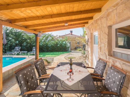 MariAna with Pool and private garden