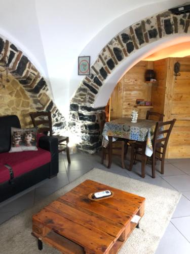 Antony’s Home 1