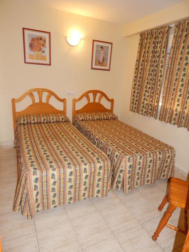 Apartamentos Avenida Stop at Apartamentos Avenida to discover the wonders of Benidorm - Costa Blanca. The property features a wide range of facilities to make your stay a pleasant experience. Service-minded staff will wel