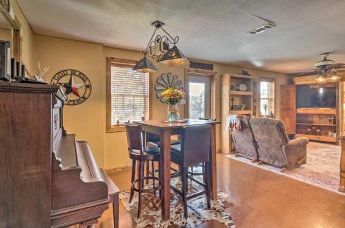 Quaint Texas Home Less Than 2 Mi to Lake Georgetown! in Georgetown, USA