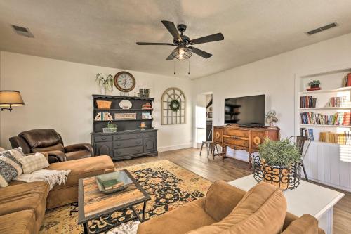 Peaceful Luna Farmhouse with Wraparound Porch! in Eagar 