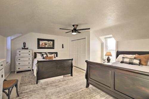 Peaceful Luna Farmhouse with Wraparound Porch! in Eagar 