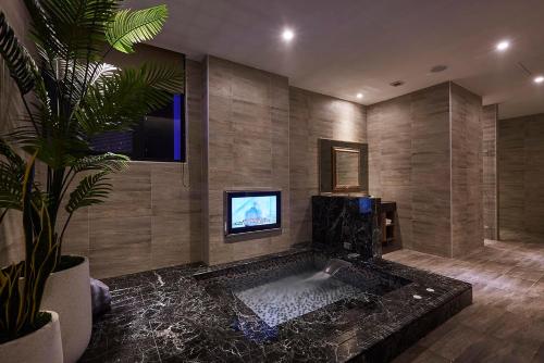Full-sized bathtubs