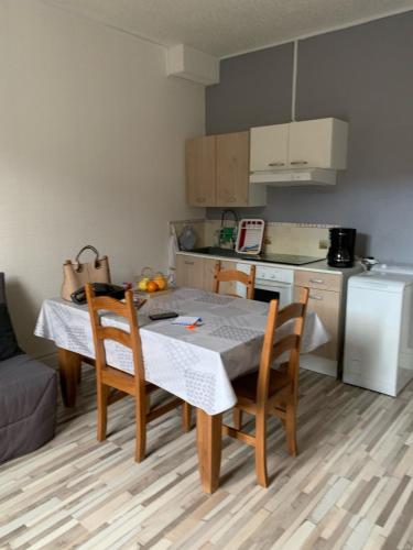 Appartement lumineux N°6 Le Val D'or - 4 personnes - 1 chambre avec petit balcon