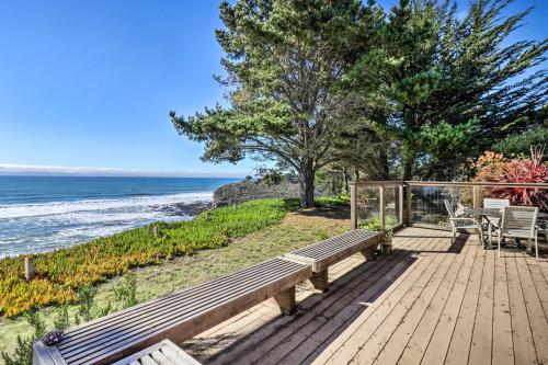 . Oceanfront Point Arena House with Lovely Deck!