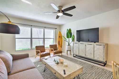 Cute and Cozy Florida Duplex Walk to Beaches! in Cocoa Beach, USA