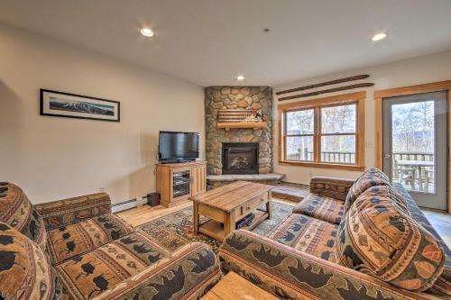 . Rustic Condo on Sugarloaf Mountain with Views!