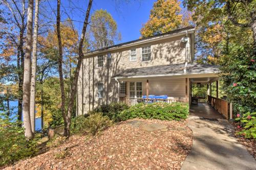 Lake Keowee Escape with Dock Deck and Lake Access! - image 11