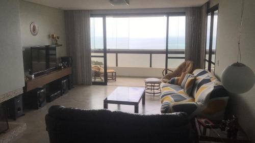 Guaruja com praia privativo e vista pro mar