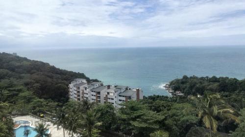 Guaruja com praia privativo e vista pro mar