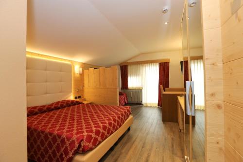 Triple Room with Mountain View