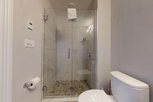A Stylish Stay w/ a Queen Bed, Heated Floors.. #22 detail