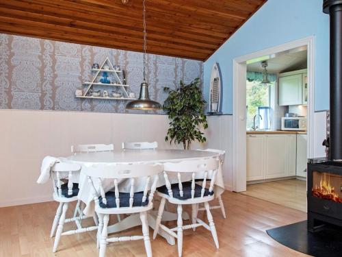 Three-Bedroom Holiday home in Rødby 3 - image 8