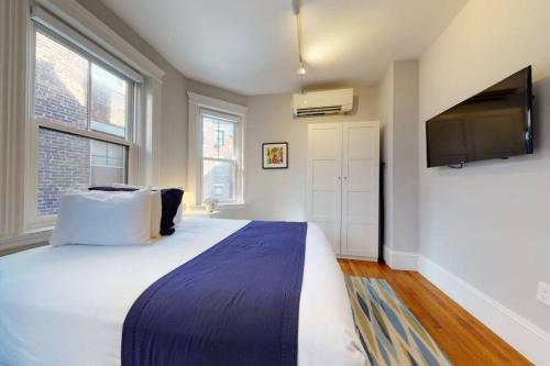 A Stylish Stay w/ a Queen Bed, Heated Floors.. #12