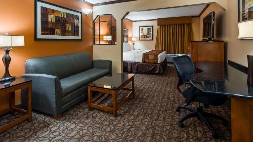 King Suite with Sofa Bed