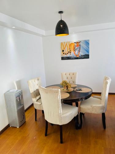 Unique Homes Apartment Free WiFi Free Parking Netflix Cool environment