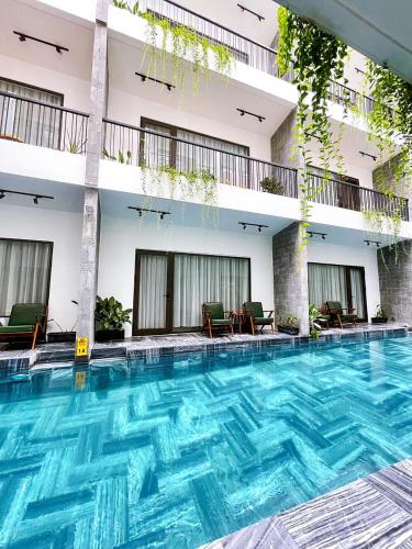 Swimming pool, Bong Villa Hotel & Apartment in Quang Trung