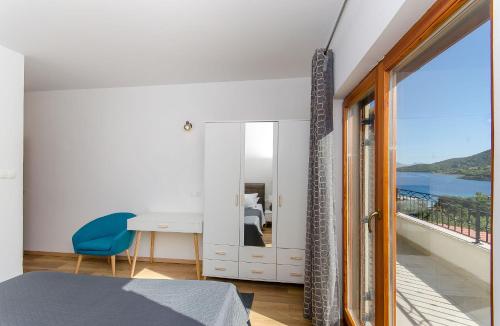 Apartments Koras - image 2