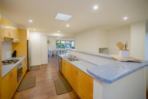 Kitchen, Boathouse Resort Studios and Suites in Mornington Peninsula