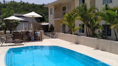 2 bedrooms, 5 beds