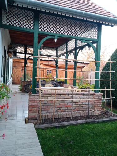 Viesnīcas āriene, Veranda Vendégház (Veranda Vendeghaz) in Verocemarosa