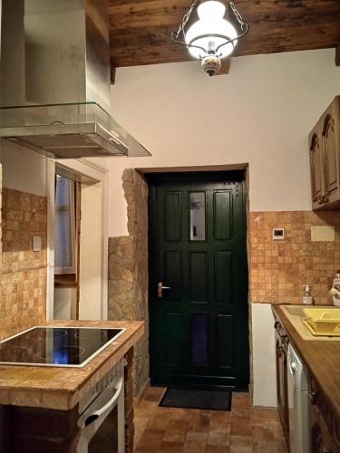 virtuve, Veranda Vendégház (Veranda Vendeghaz) in Verocemarosa
