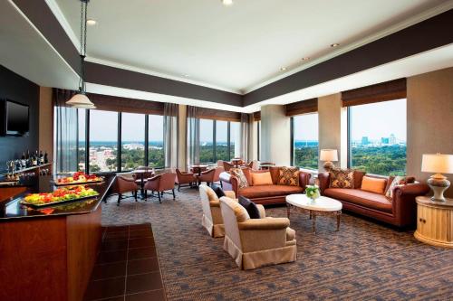 Club lounge access, 1 Bedroom Suite, 1 King