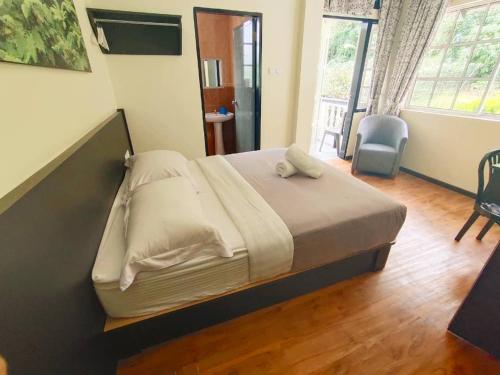 Hillview Inn Cameron Highlands Room Type - King Room with Balcony Hillview Inn Cameron Highlands Room Type - King Room with Balcony