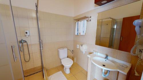 Hotel Hubert Nové Zámky - image 11