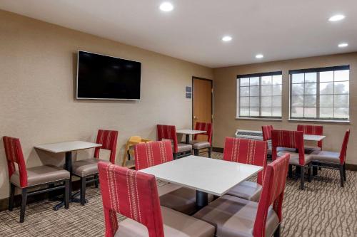 Comfort Inn & Suites Napoleon