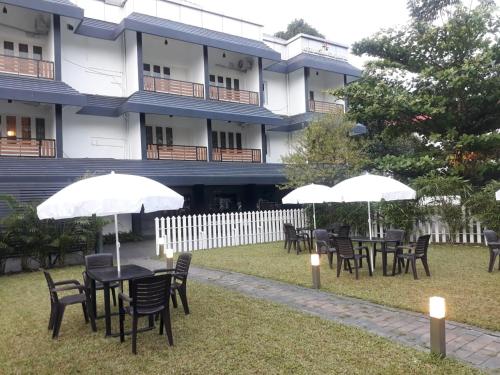 Emperor-Hotel Rachana Continental Pvt Ltd in Chalakudy