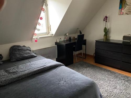 SUPERBE CHAMBRE Parking public gratuit a proximite