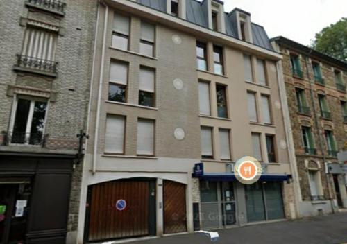 Joli studio recent, plein centre de Chaville