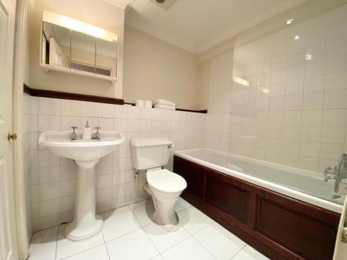Stylish Apartments in Victoria & Westminster 3