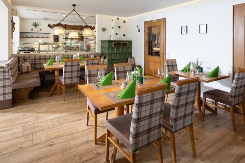 餐廳, Landhotel Restaurant Huberhof Allershausen in 阿勒斯豪森