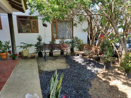 3 bedrooms, 5 beds