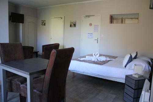Hôtel de La Beauronne - image 4