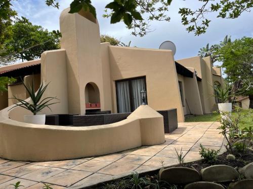 Exterior view of 63 Cest Si Bon - Shelly Beach